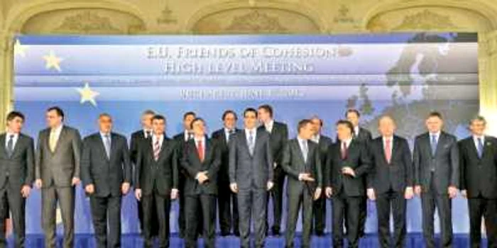 Premierul Victor Ponta (centru) a fost gazda reuniunii din Capitală