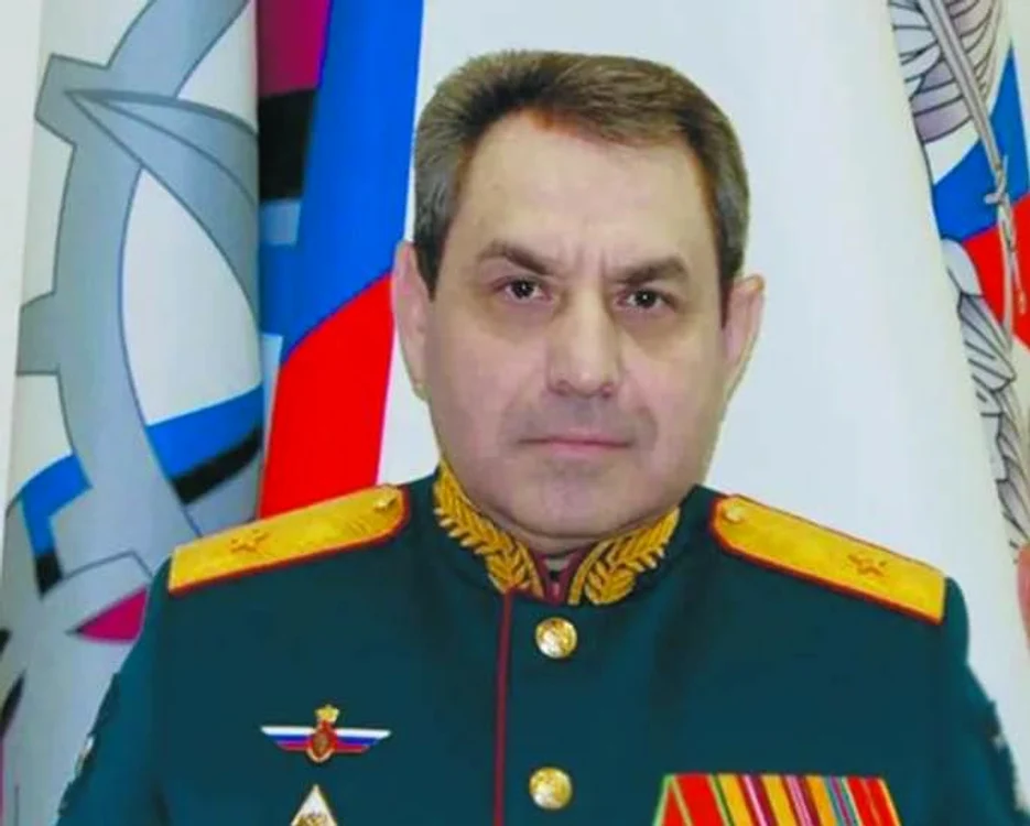 Comandantului adjunct al districtului militar Leningrad, general-maiorul Valeri Muminjanov