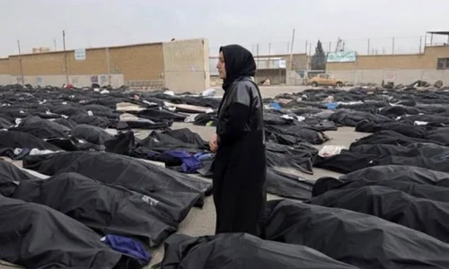 Iraniană printre saci mortuari FOTO @EYakoby jfif