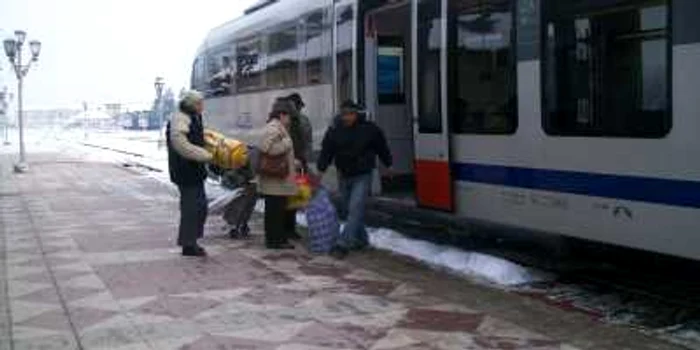 Şeful unui tren personal cercetat penal că a luat şpagă