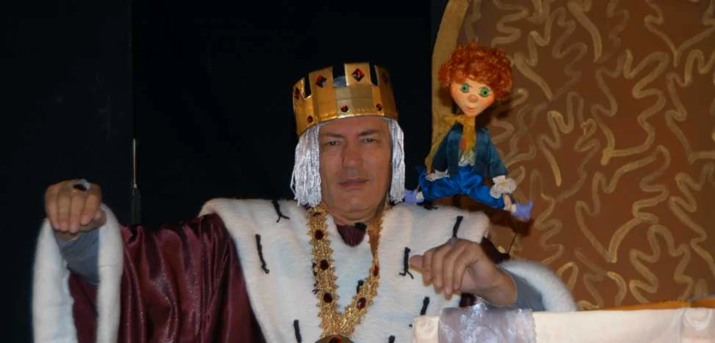 Directorul teatrului, Stelian Stancu, joacă un rol principal in piesă