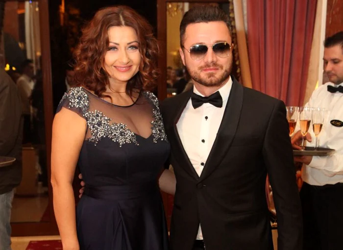 Gabriela Cristea a salvat aparanţele cu decolteul răvăşitorFoto: Sever Gheorghe