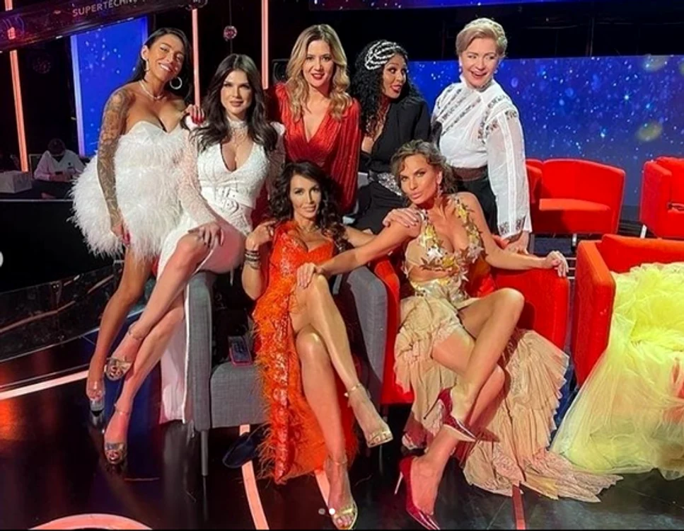 
    Mihaela Rădulescu se bate cu Dan Negru pentru audiența din noaptea de Revelion 2022foto: arhiva personală/Instagram  