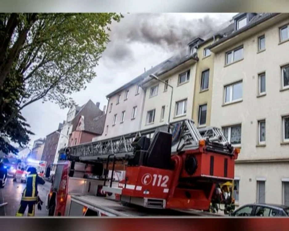 Românii au căzut victime ale unui incendiu izbucnit la parterul blocului în care locuiau