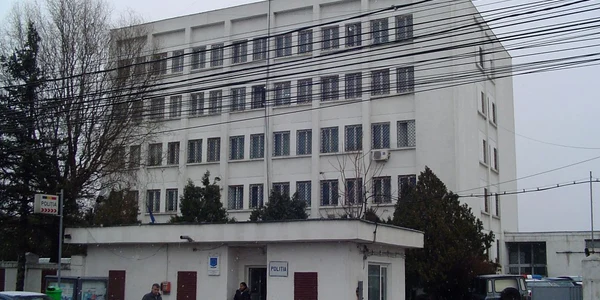 Suspecţii au ajuns la poliţie - imagine arhivă ADS Ploieşti