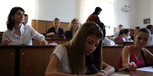 Elevii mureşeni susţin astăzi prima probă scrisă a examenului de Bacalaureat foto Arhivă