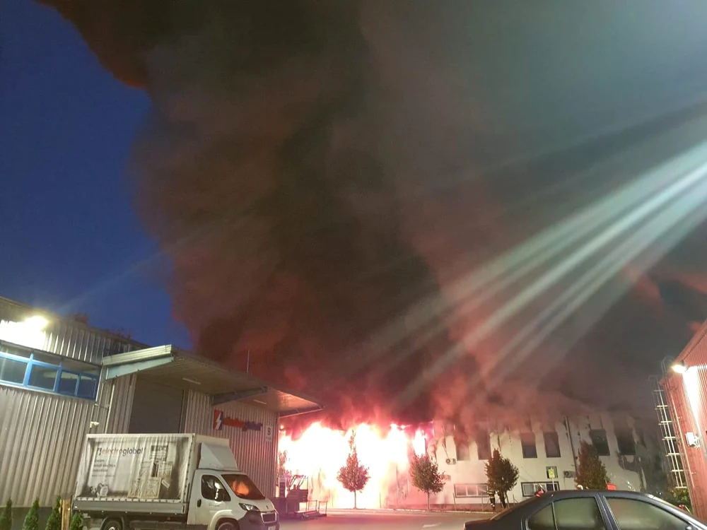 Incendiul la parcul industrial Tetarom din Cluj-Napoca. FOTO: ISU Arhivă 