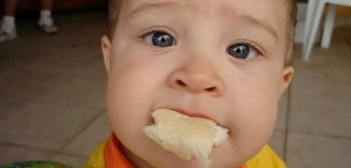 Copiii care consumă pâine zilnic sunt mai sănătoşi decât cei care consumă produse de patiserie