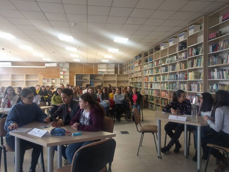 Tineri fără direcție: Peste jumătate dintre liceeni nu știu ce carieră vor