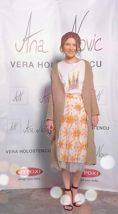 Alexandra a ales să poarte un blazer din rafie 