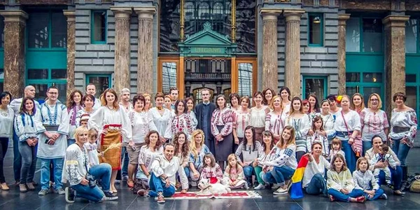 Ziua Universală a Iei serbată de Sânziene la 24 iunie Sursa foto La Blouse Roumaine