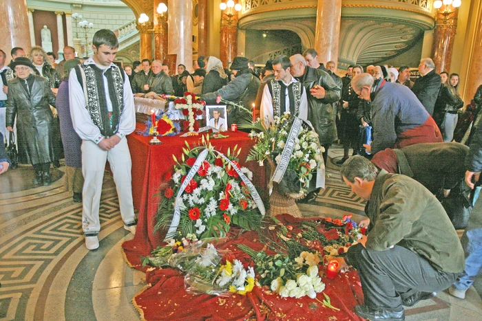 Ion Dolănescu  s-a stins din viață  pe 19 martie 2009