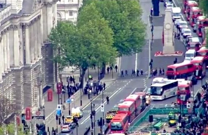 Atacul s-a petrecut la sosirea actorului pe aeroport, împreună cu Halle, fetiţa Nahla şi micuţul Maceo