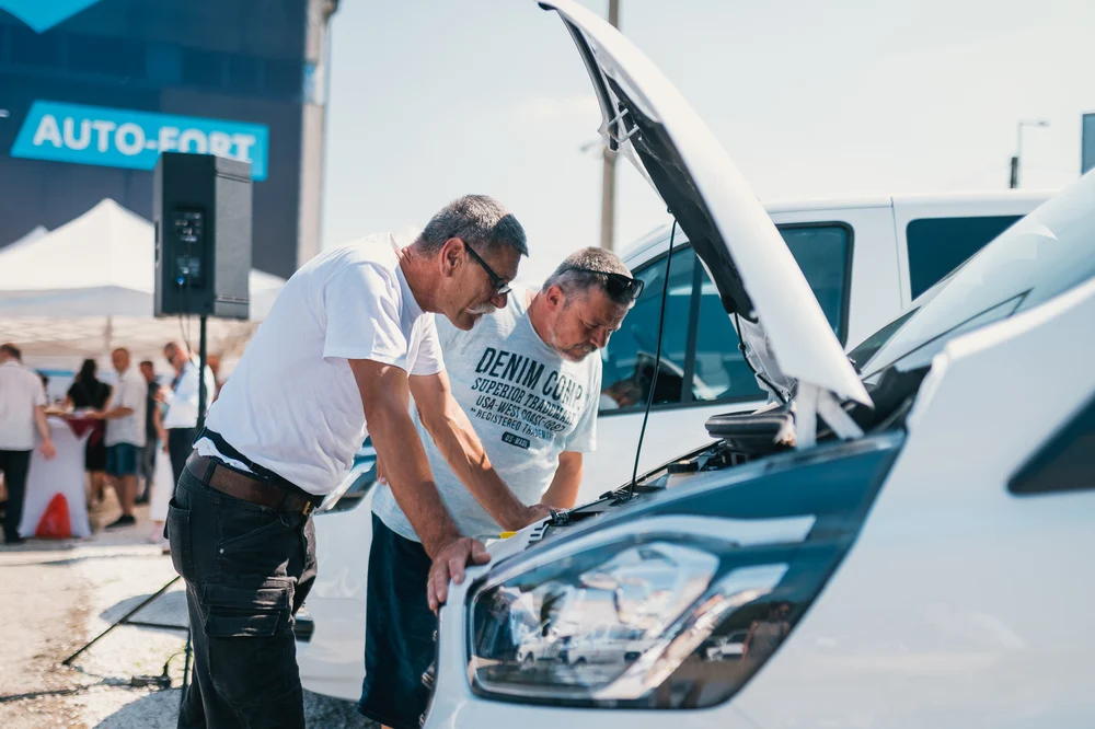 Experimentul cu inteligența artificială a eșuat. Ford reangajează aproximativ 350 de ingineri