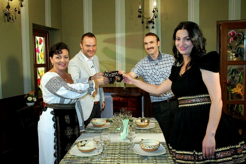 Maria Ghinea, Ionica Morosanu, Nicusor Micsoniu si Fanita Modoran la Cireasa de pe tort (Prima TV) jpeg