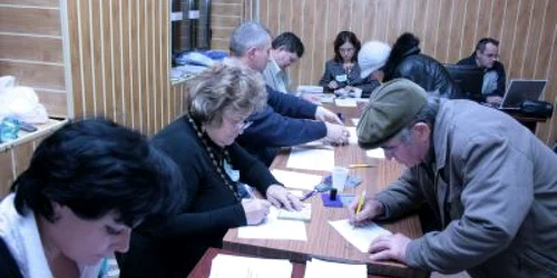 Alegerile din Neamţ nu au scăpat de nereguli (foto: Mihael Balint)