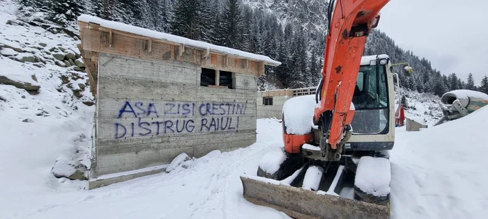 Mesaj pentru beneficiarul construcției FOTO Facebook Gabriel Păun