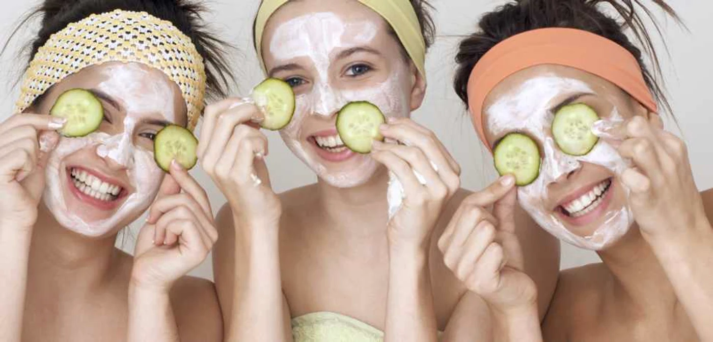 Dermatologii spun că aceste măşti ameliorează, însă nu fac minuni FOTO: mayra.ro