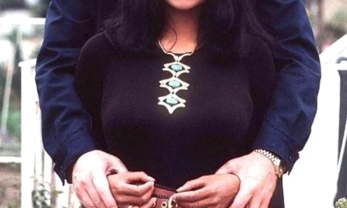 3 michael caine shakira young 780x967 jpg jpeg