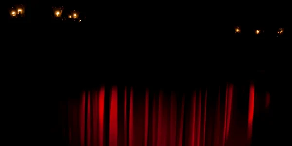 Premieră la Teatrul de Stat Constanţa - Desculţ în parc