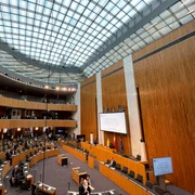 parlamentarii austrieci pro Rusia au parasit sala FOTO Twitter jpg