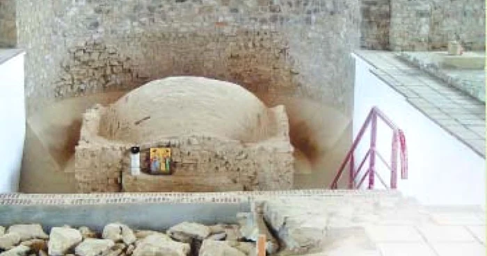 Mormântul martirilor creştini de la Niculiţel (judeţul Tulcea), descoperit în timpul unor săpături arheologice în anul 1971