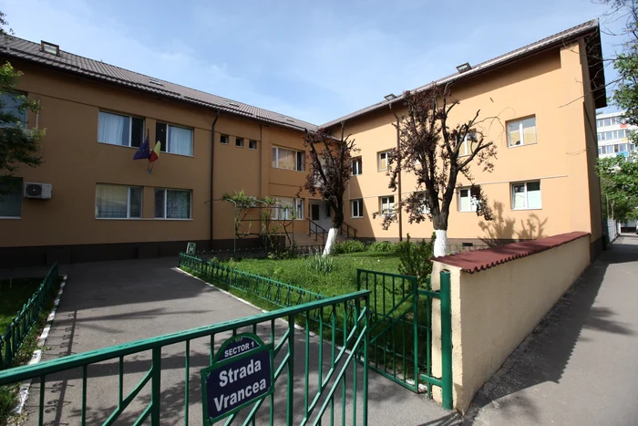 Copiii au fost chemați la creșa din strada Vrancei pentru a afla dacă sunt infectați cu bacilul care produce TBC