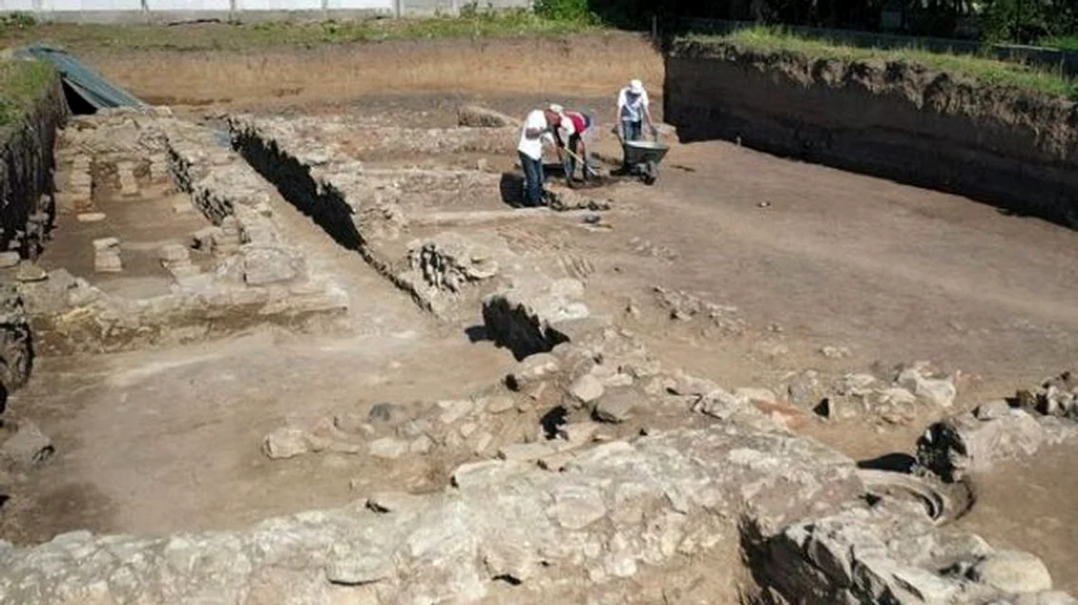 Locuinţă romană veche de aproape două milenii, descoperită la Alba Iulia FOTO jpeg