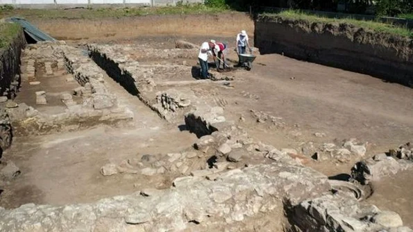 Locuinţă romană veche de aproape două milenii, descoperită la Alba Iulia FOTO jpeg