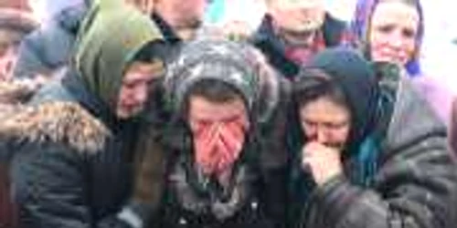 Apropiaţii au plâns la sicriele copiilor înecaţi în Răut