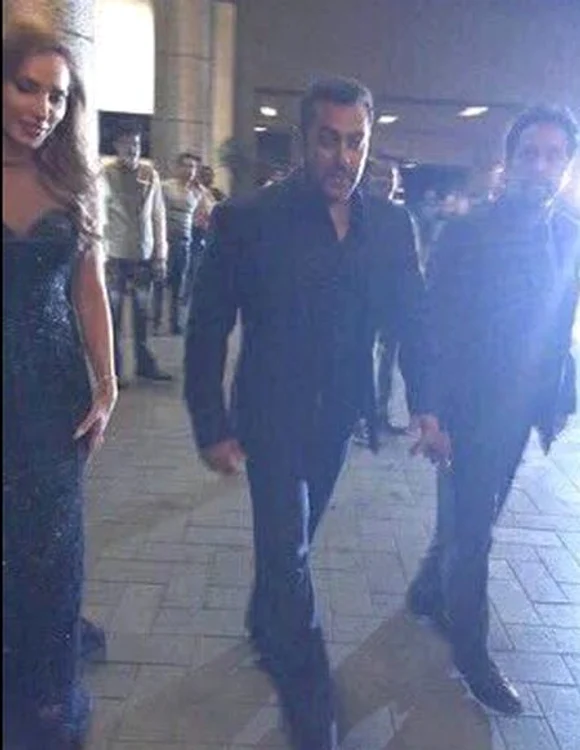 Iulia Vântur şi Salman Khan nu s-au ţinut de mână