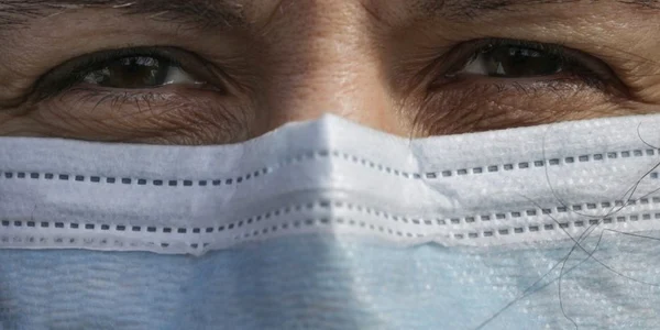 Mască medicală coronavirus COVID 19 în spaţii deschise FOTO Inquam Photos / Octav Ganea