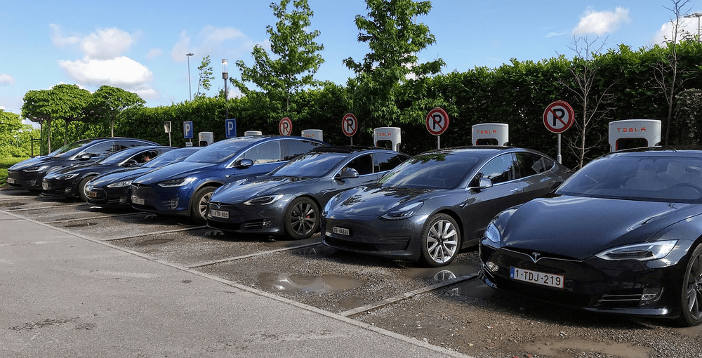 Tesla a avut vânzări record după ce a redus prețurile