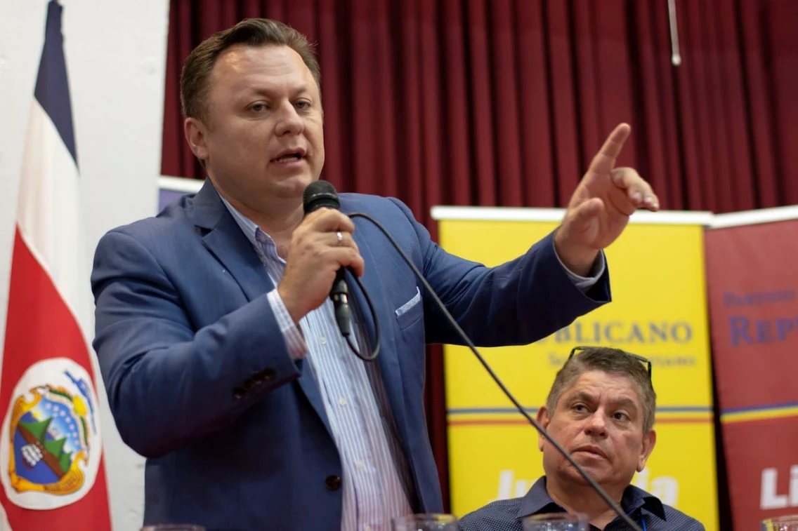 Dragoș Dolănescu a fost deputat în Costa Rica