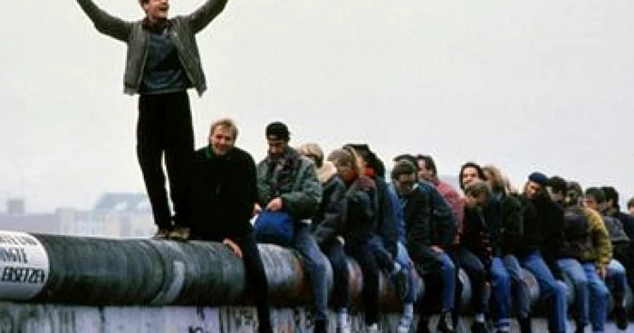 Zidul Berlinului a căzut pe 9 noiembrie 1989 FOTO: Arhivă