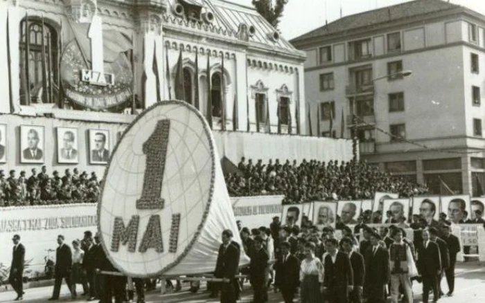 1 Mai muncitoresc, parade și defilări FOTO: ARHIVĂ