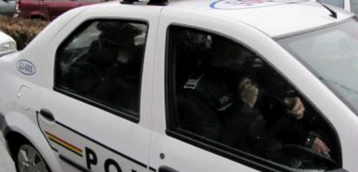Poliţiştii mureşeni i-au reţinut pe autorii tentativei de furt
