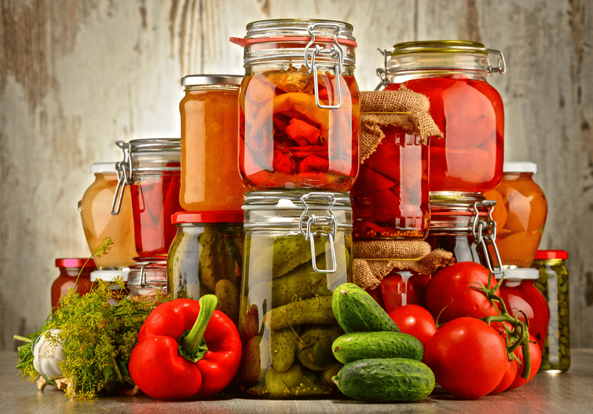 Botulismul, moartea din conservă. Detaliul care face alimentele și mai periculoase