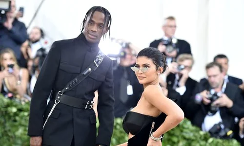 6 kylie jenner si travis scott 5 jpg jpeg