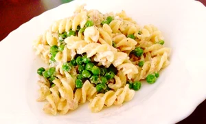 fusilli cu mazare si ton jpeg