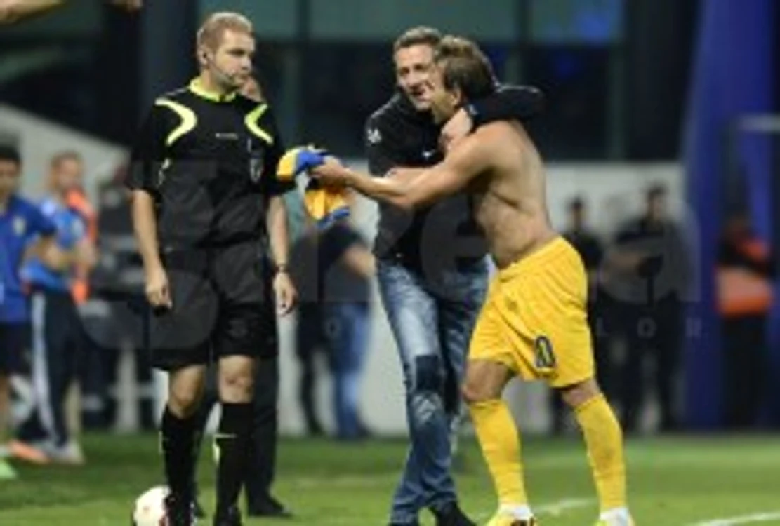 
    Teixeira a avut o ieşire nervoasă la adresa arbitrilor  
