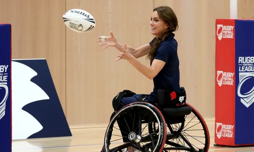Kate Middleton a jucat rubgy în scaun cu rotile (7) jpg