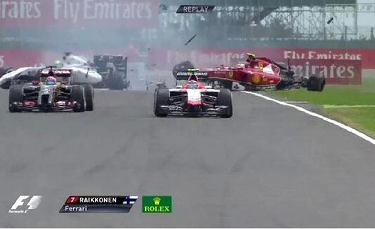 
    Maşina pilotată de Kimi Raikkonen a fost avariată grav  