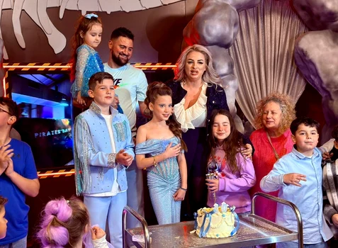 Sânziana Buruiană i-a făcut petrecere de prințesă fiicei ei mai mari, Izabela foto: arhiva personală 