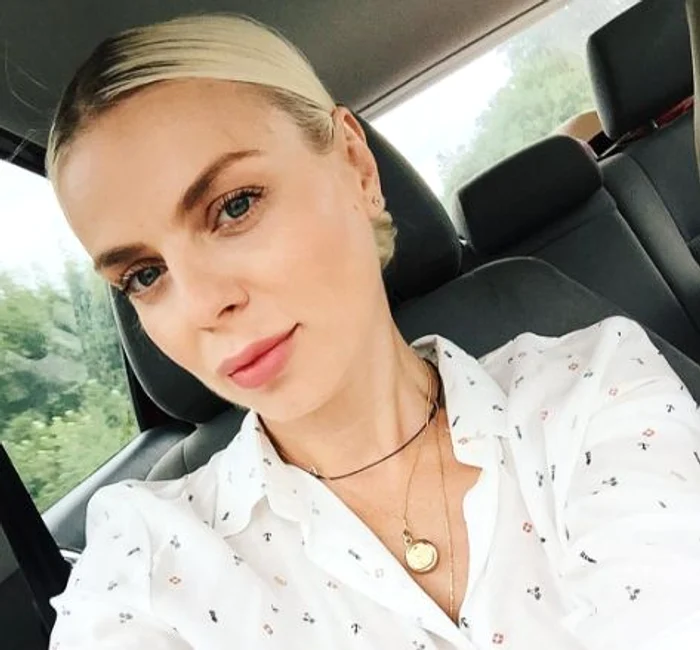 
    Jojo a renunțat la sutienFoto: arhivă personală  