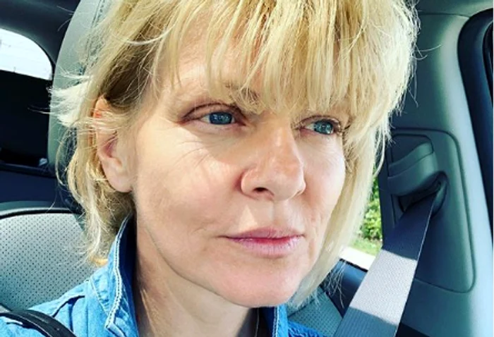 
    Dana Nălbaru, nemachiată la volanfoto: arhiva proprie/Instagram  