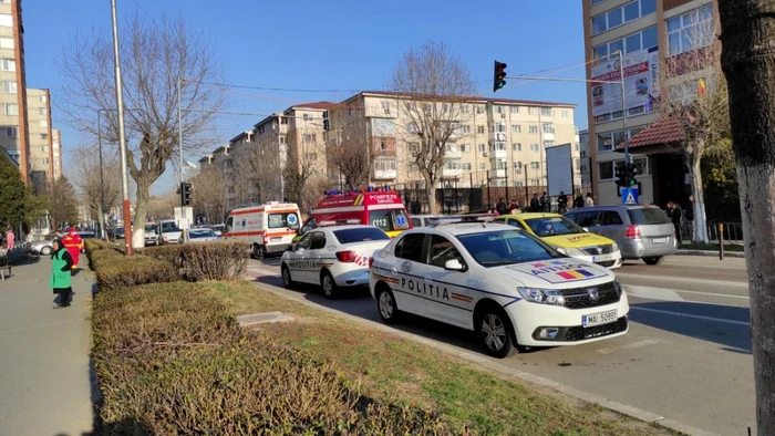 Sinucidere în cartierul Ostroveni din Râmnicu Vâlcea Foto Adrian Enache