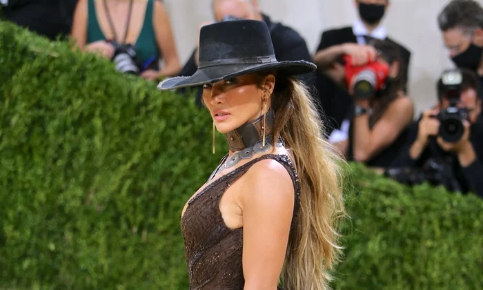 1 j lo la met jpg jpeg