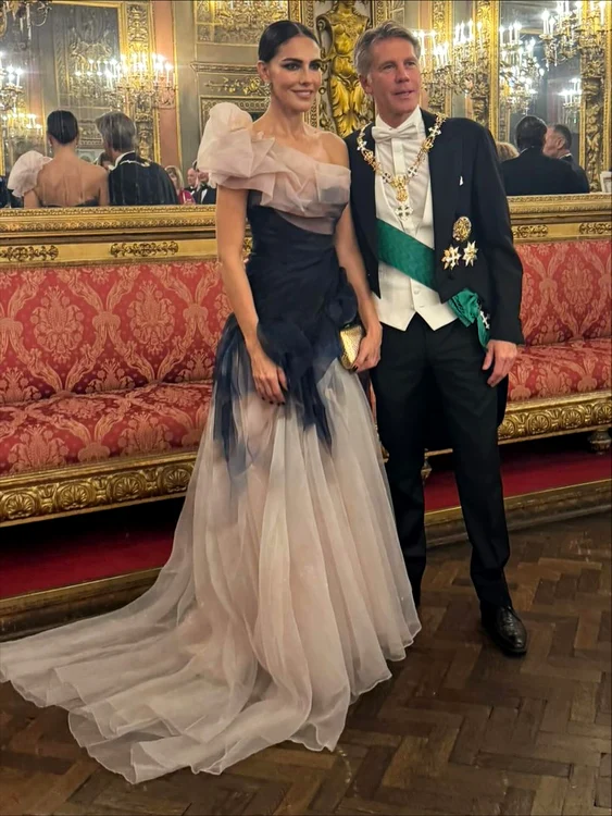Emanuele Filiberto de Savoia și mexicanca Adriana Abascal la bal   Instagram (7) jpg