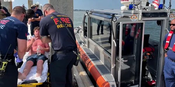 Un tânăr din Florida a fost salvat dintr o barcă parțial scufundată după 35 de ore pe mare FOTO Captură Video BBC png